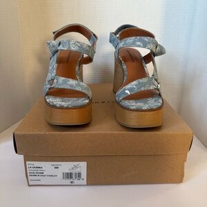Lucky Brand Women's Blue Paisley Platform Sandals asize 8 M New
